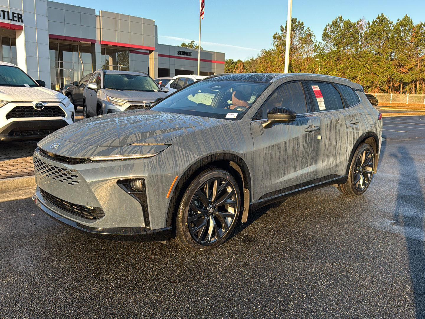 2025 Toyota Crown Signia Limited's photo