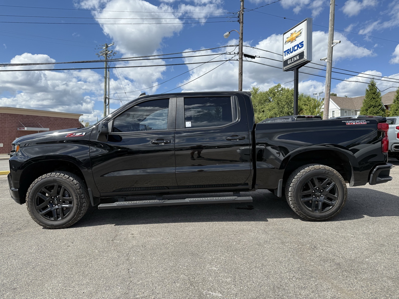 2022 Chevrolet Silverado 1500 LT Trail Boss photo 2