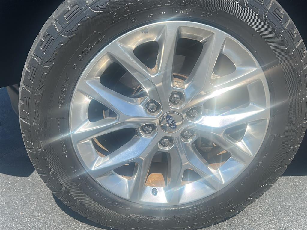 2017 Ford Expedition Limited photo 12