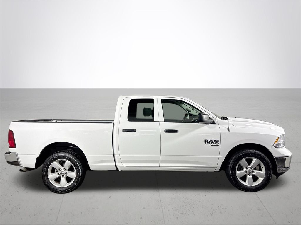 2024 Ram 1500 Classic SLT photo 3