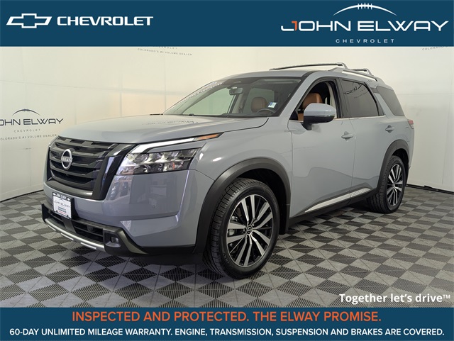 2023 Nissan Pathfinder Platinum's photo