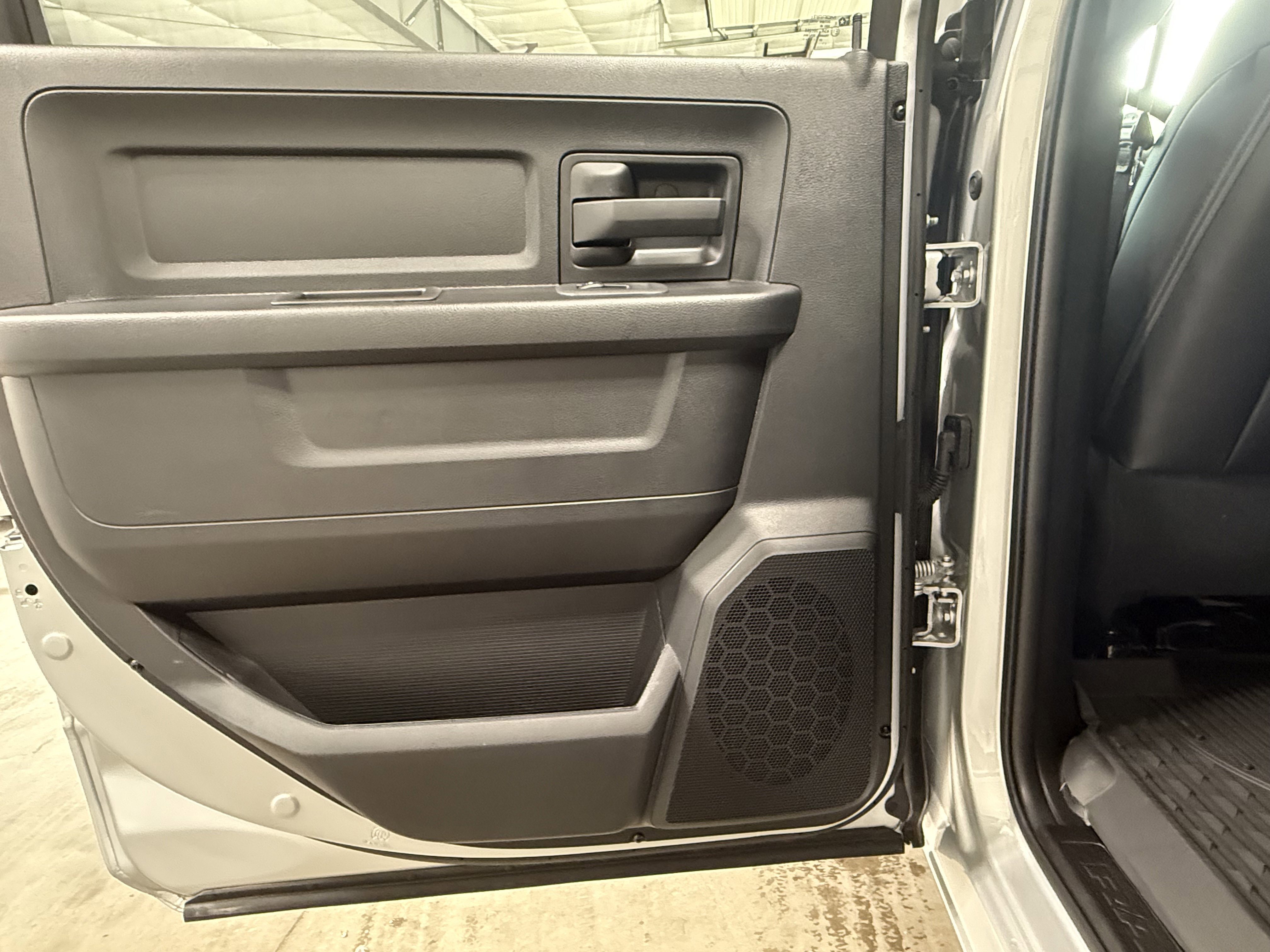 2026 Ram 2500 Tradesman photo 9