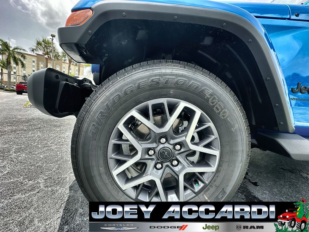 2025 Jeep Wrangler Sahara photo 10