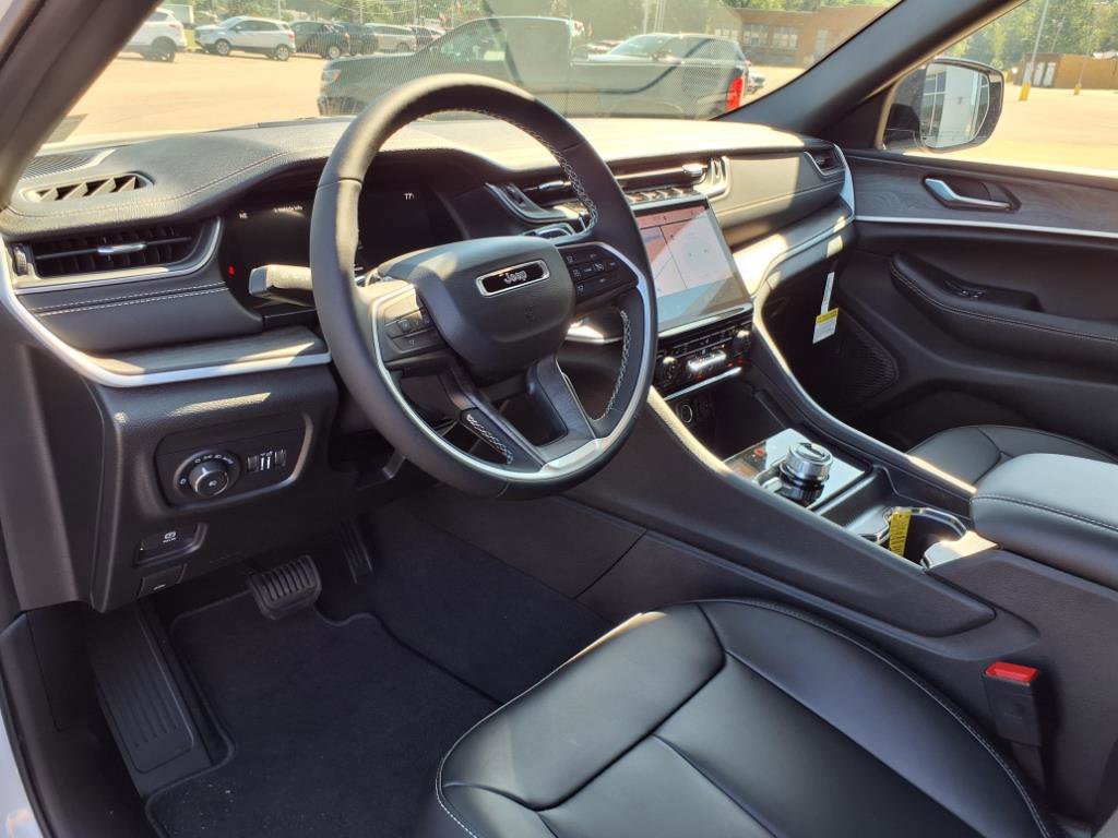 2025 Jeep Grand Cherokee Limited photo 19