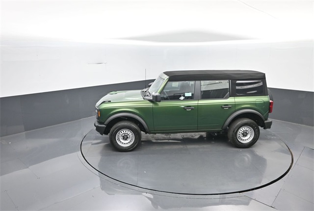 2025 Ford Bronco Base photo 13