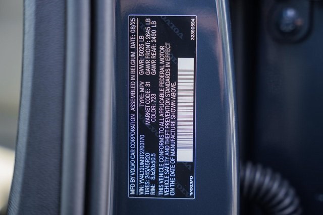2026 Volvo XC40 AWD photo 32