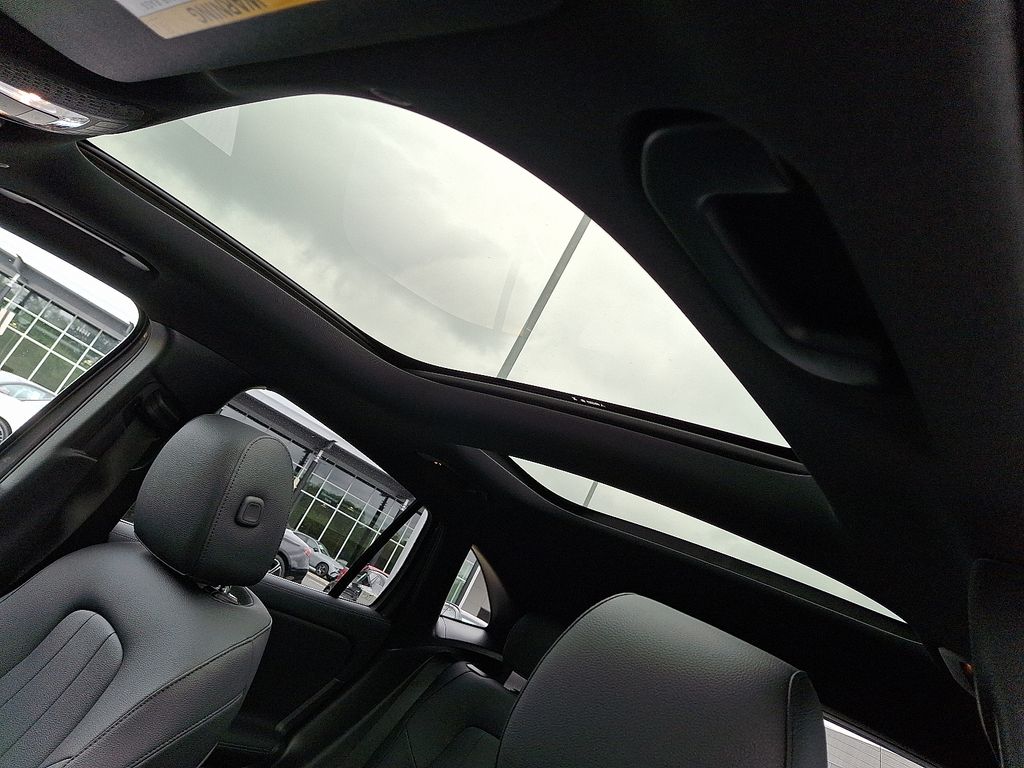2026 Mercedes Benz GLA 250 4MATIC photo 9
