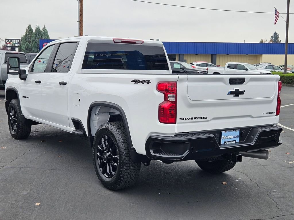 2026 Chevrolet Silverado 2500HD Custom photo 2