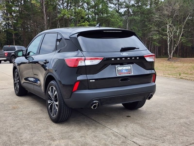 2022 Ford Escape SE photo 4