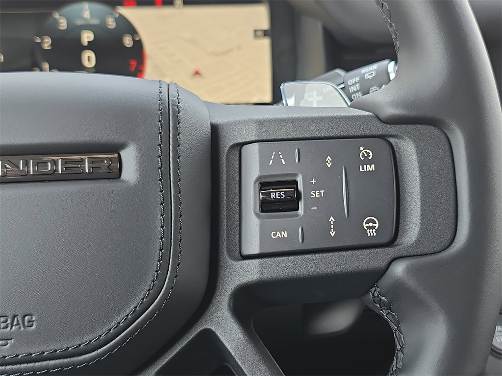 2025 Land Rover Defender 110 V8 photo 18