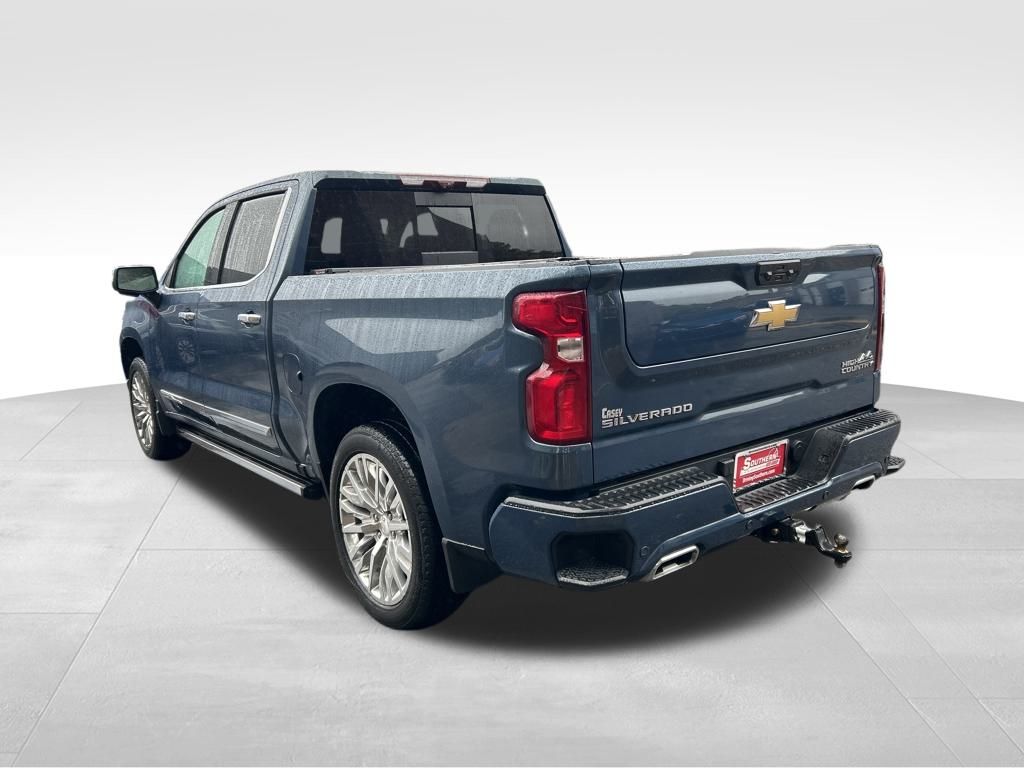 2024 Chevrolet Silverado 1500 High Country photo 3