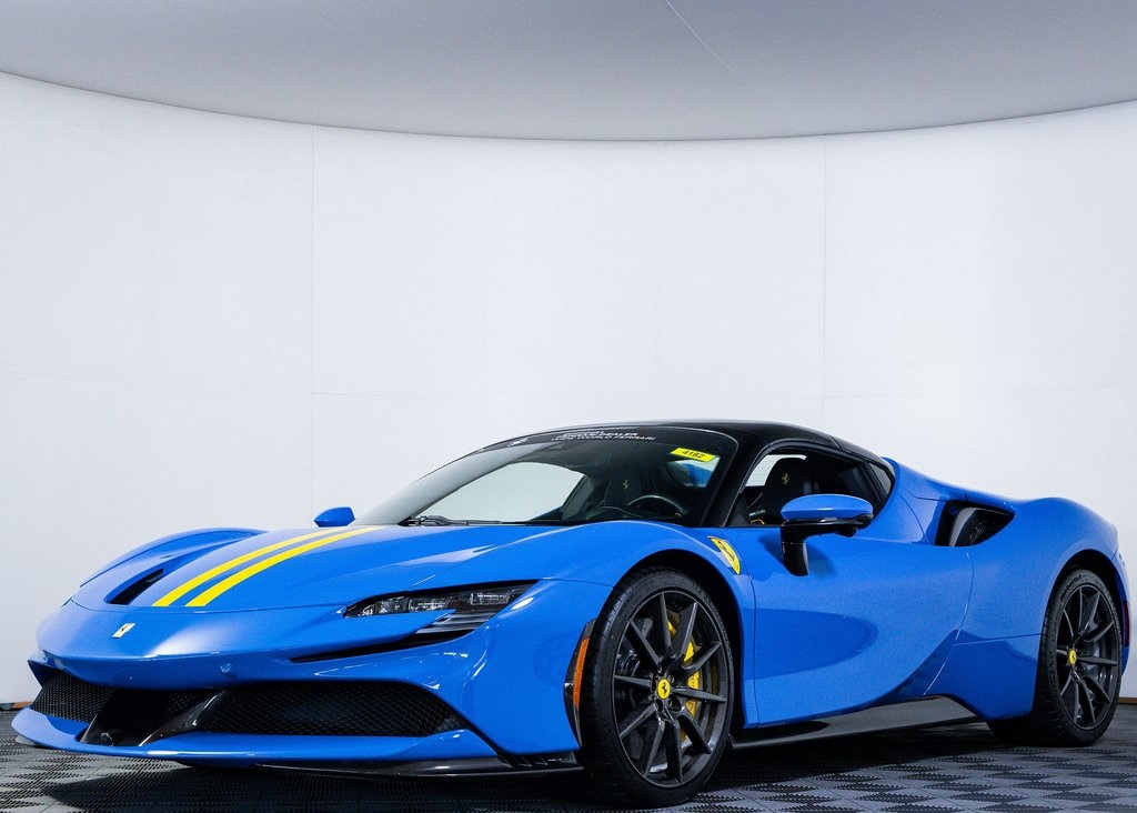 2025 Ferrari SF90 Spider Base photo 2