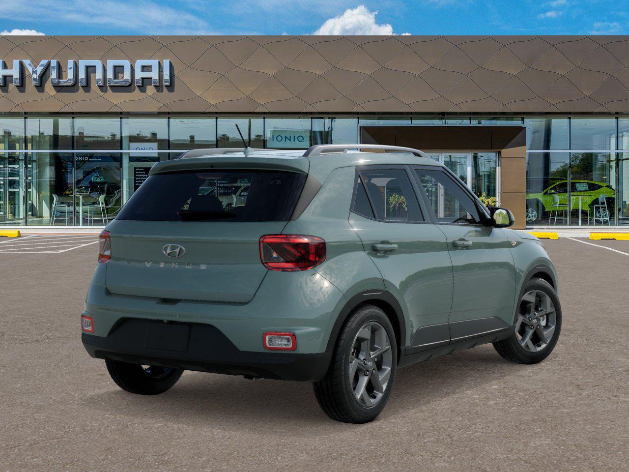 2025 Hyundai Venue SEL photo 2