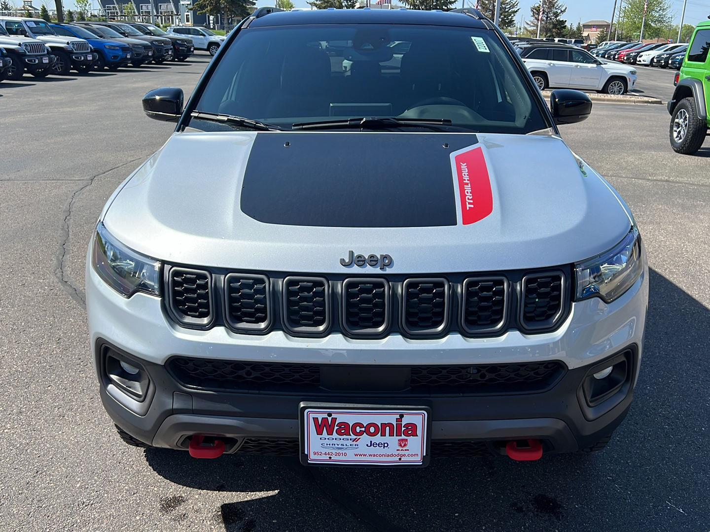 2025 Jeep Compass Trailhawk photo 3