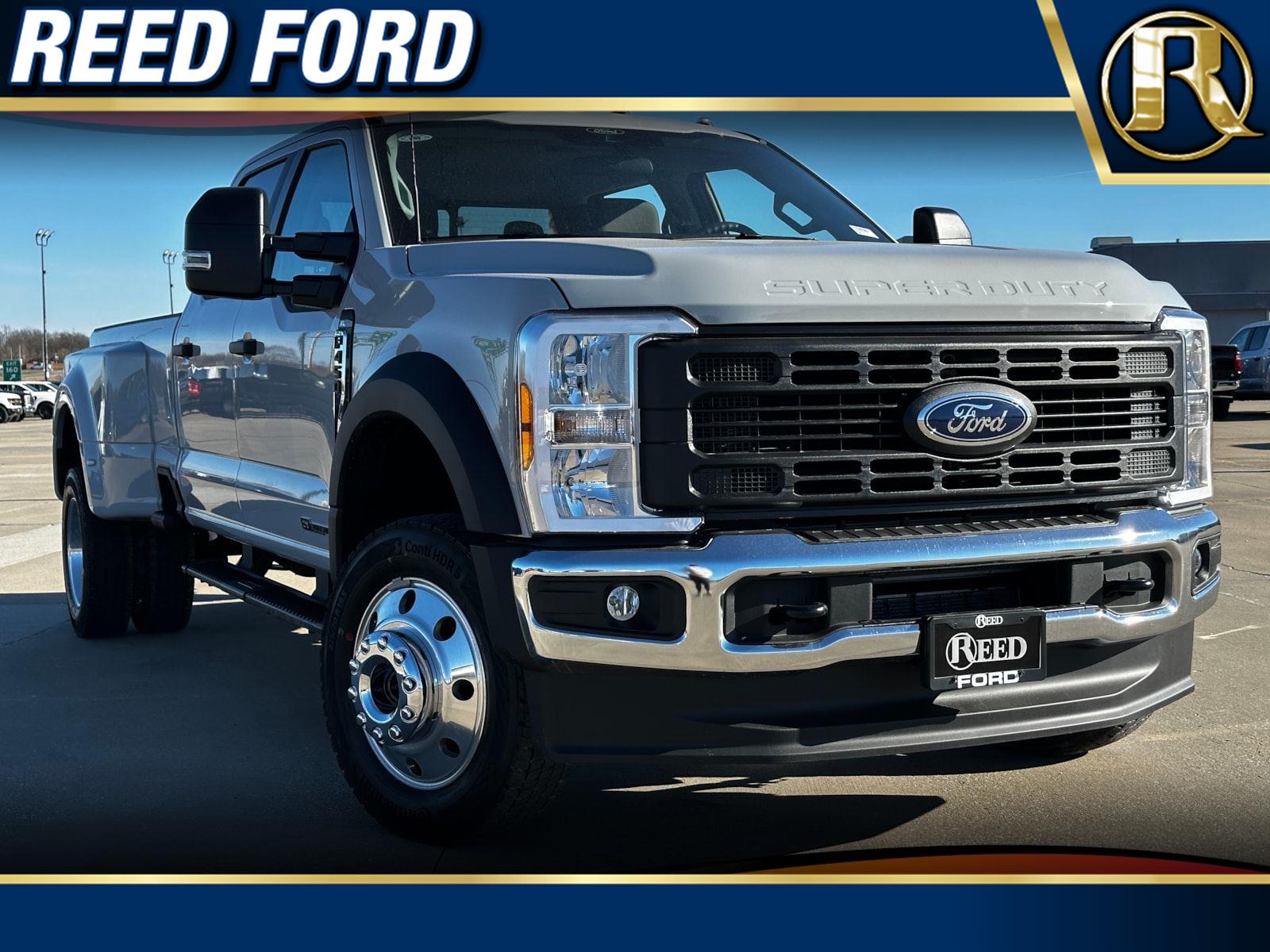 2026 Ford F-450 Super Duty XL's photo