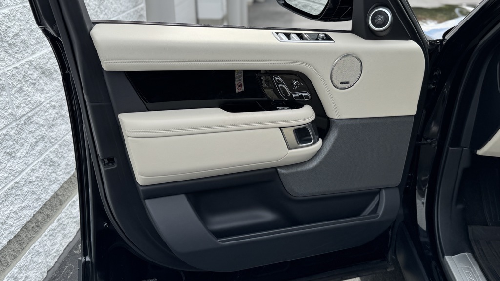 2019 Land Rover Range Rover SuperCharged photo 19