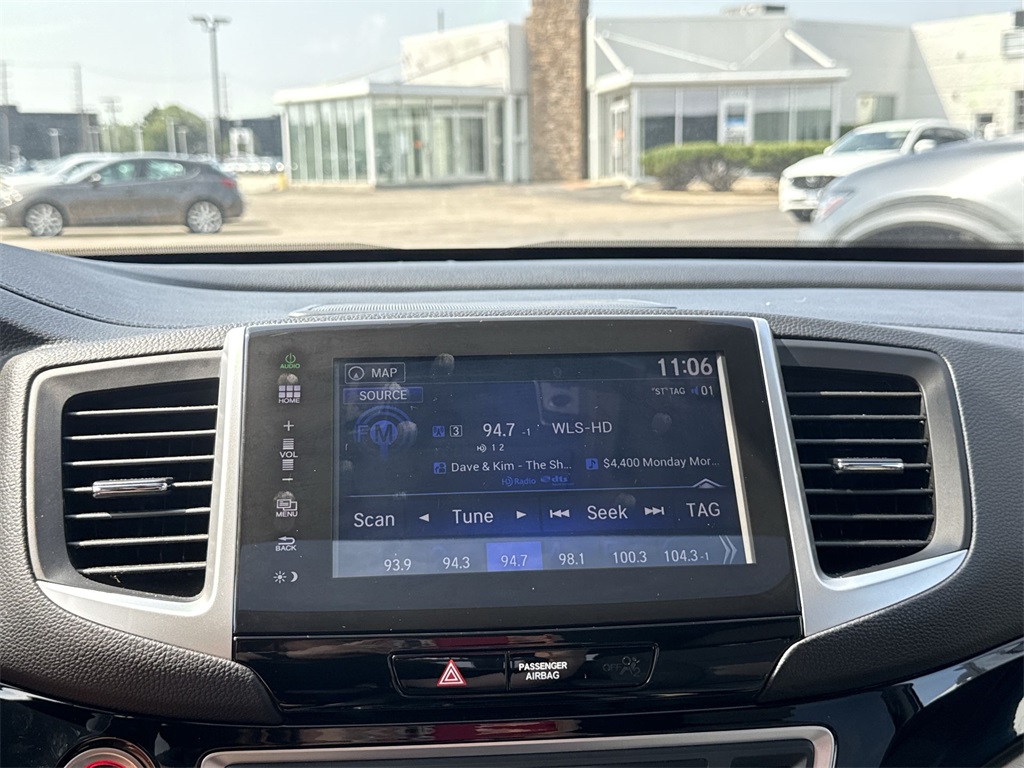 2016 Honda Pilot Elite photo 14