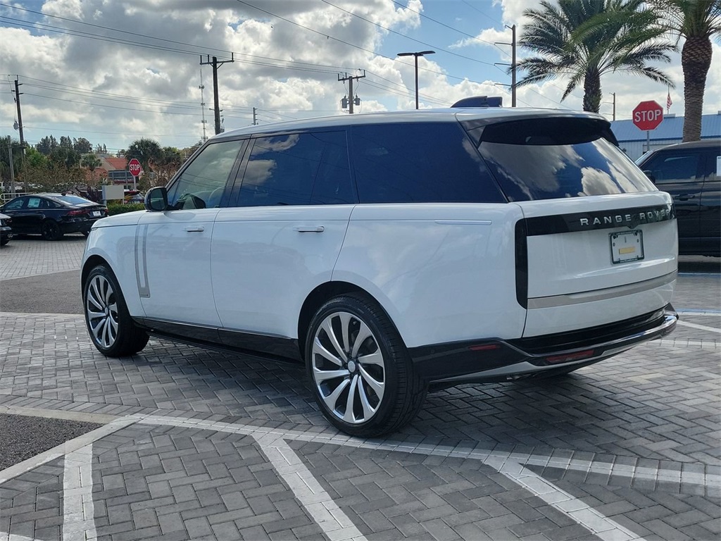 2025 Land Rover Range Rover Autobiography photo 3