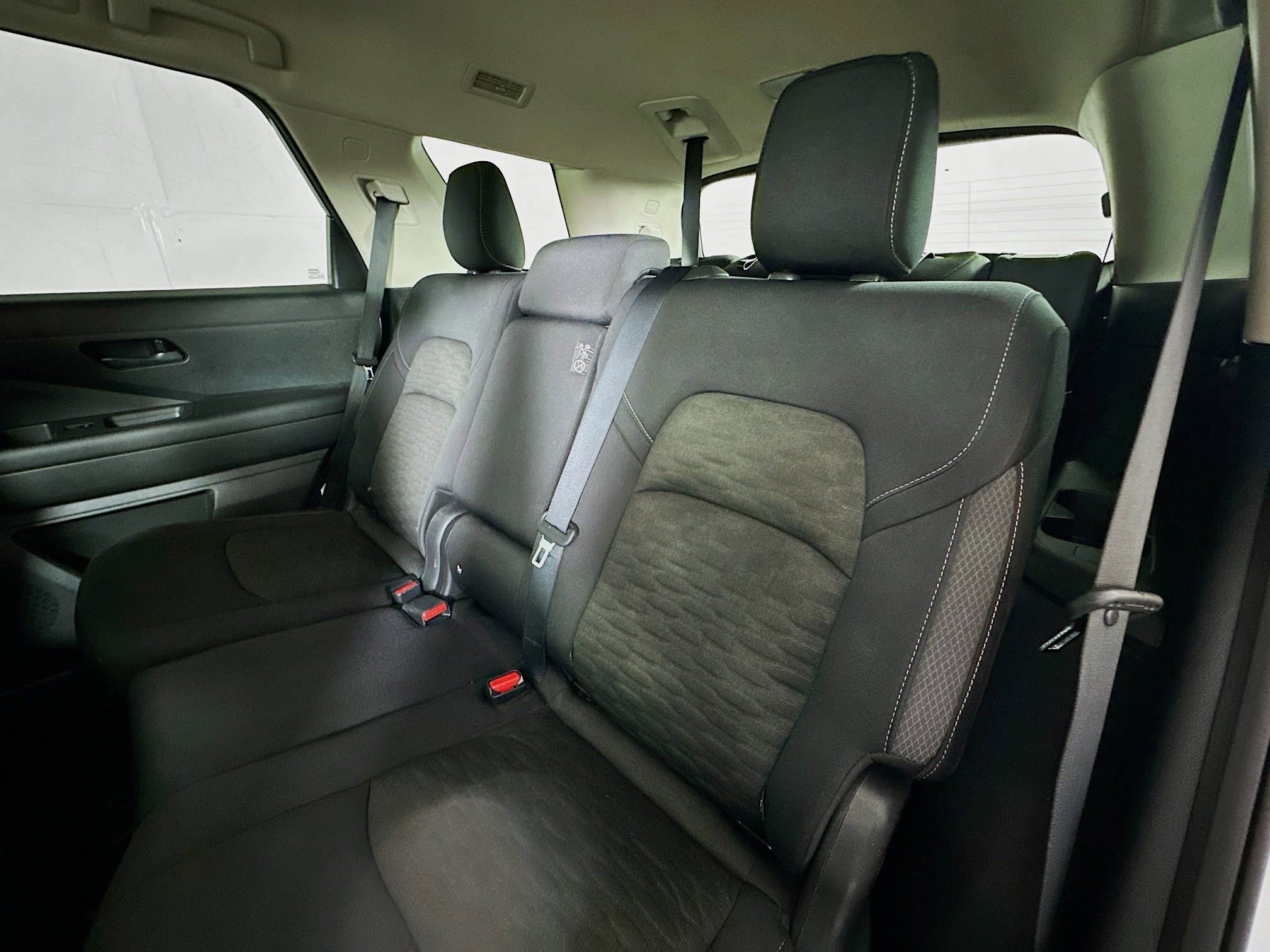 2023 Nissan Pathfinder SV photo 22