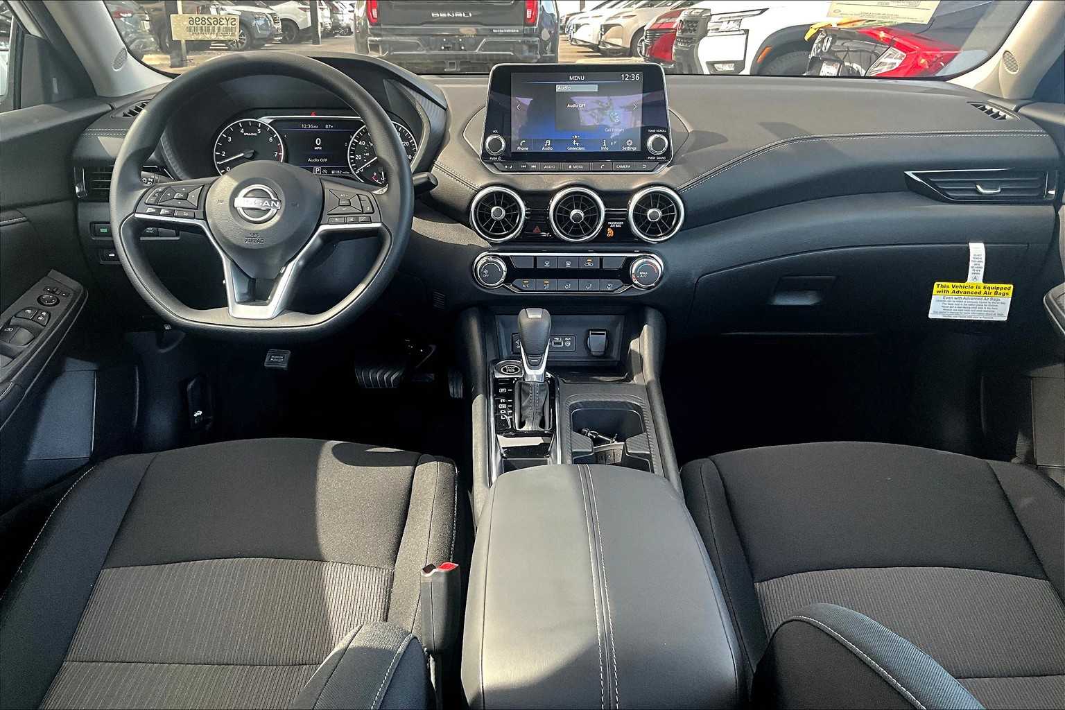 2025 Nissan Sentra SV photo 5