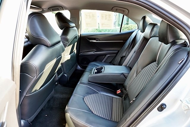 2024 Toyota Camry SE photo 14