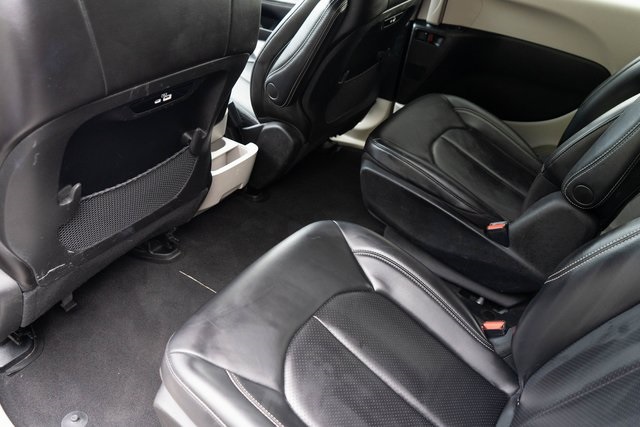 2023 Chrysler Pacifica Hybrid Touring L photo 19