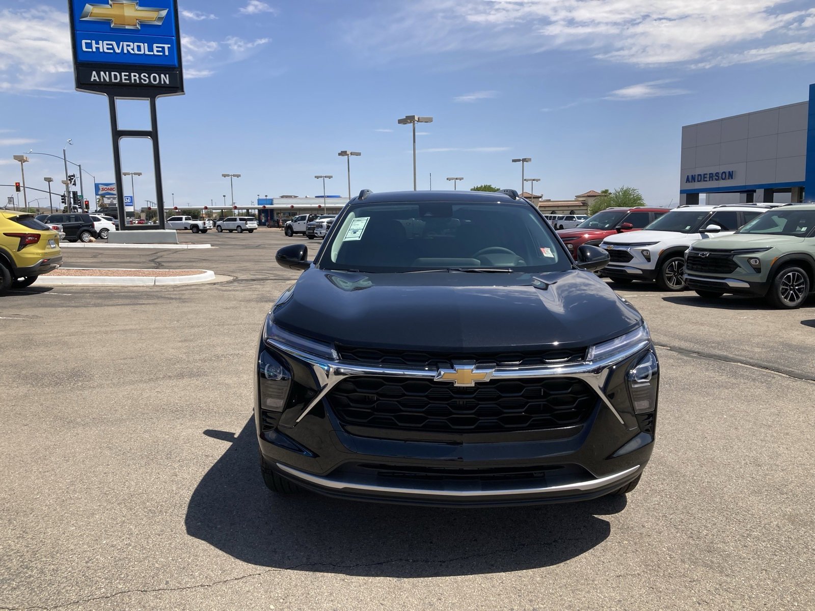 2025 Chevrolet Trax LT photo 2