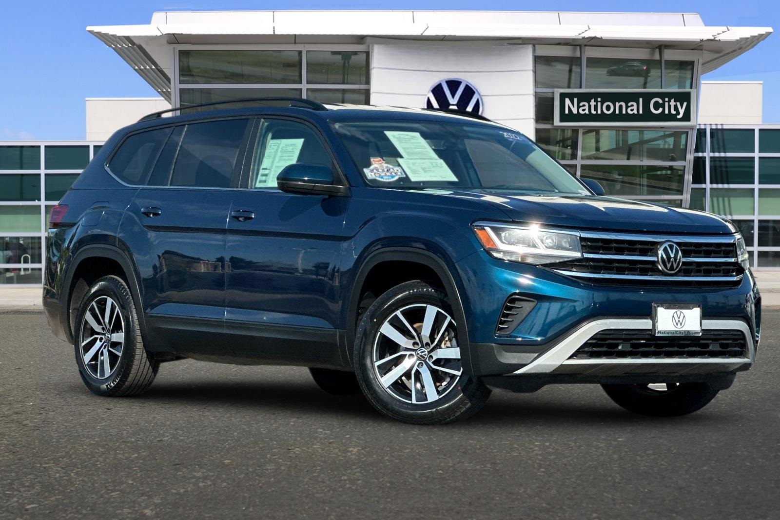 2022 Volkswagen Atlas SE photo 2