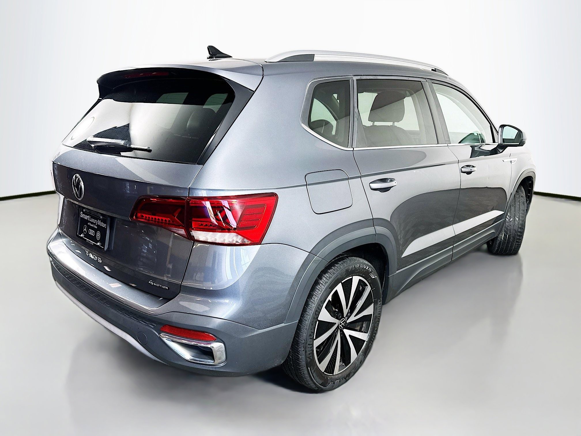 2023 Volkswagen Taos SE photo 5