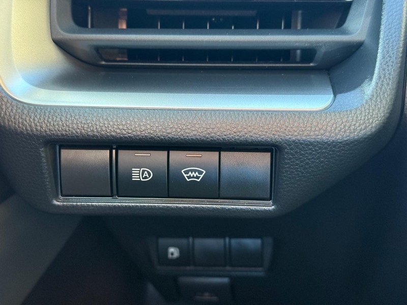 2024 Toyota Prius LE photo 29