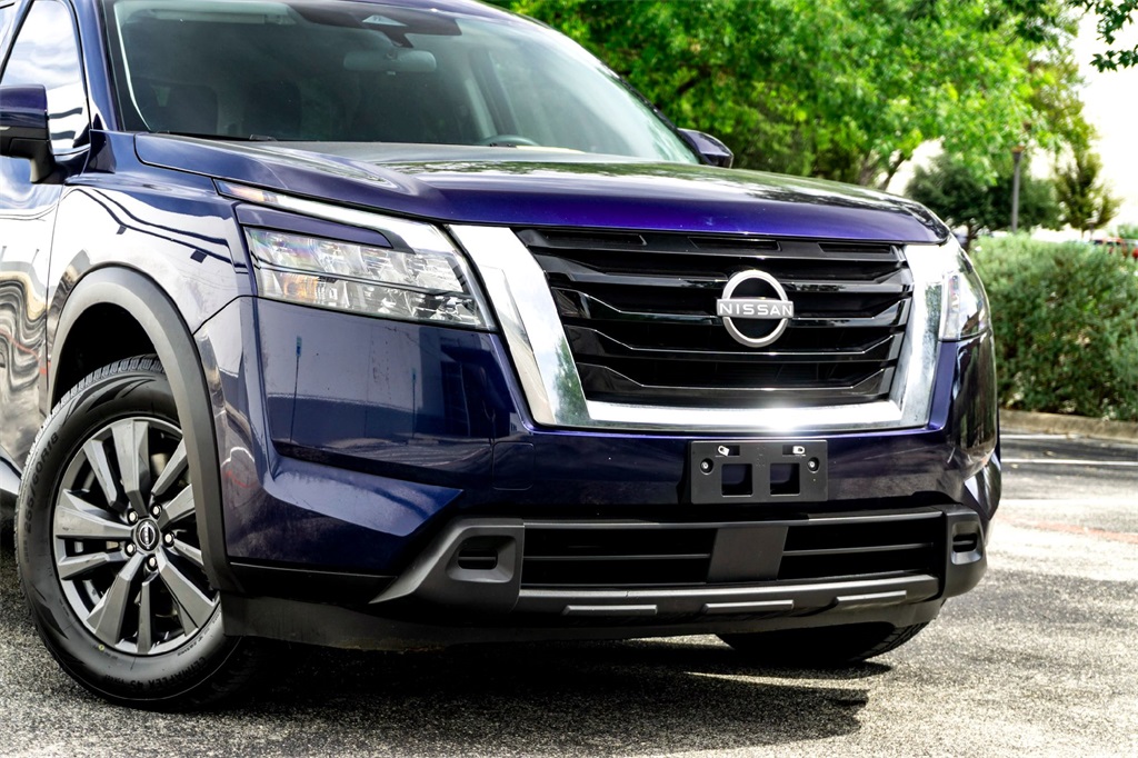 2024 Nissan Pathfinder SV photo 2