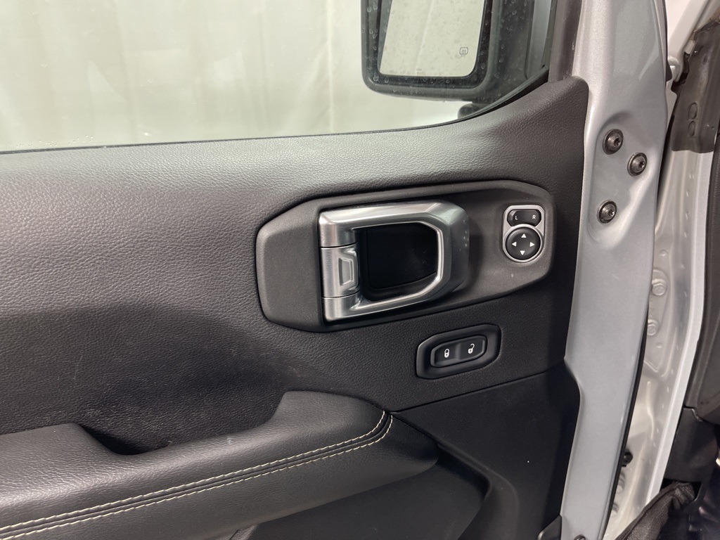 2023 Jeep Wrangler Sahara 4xe photo 19