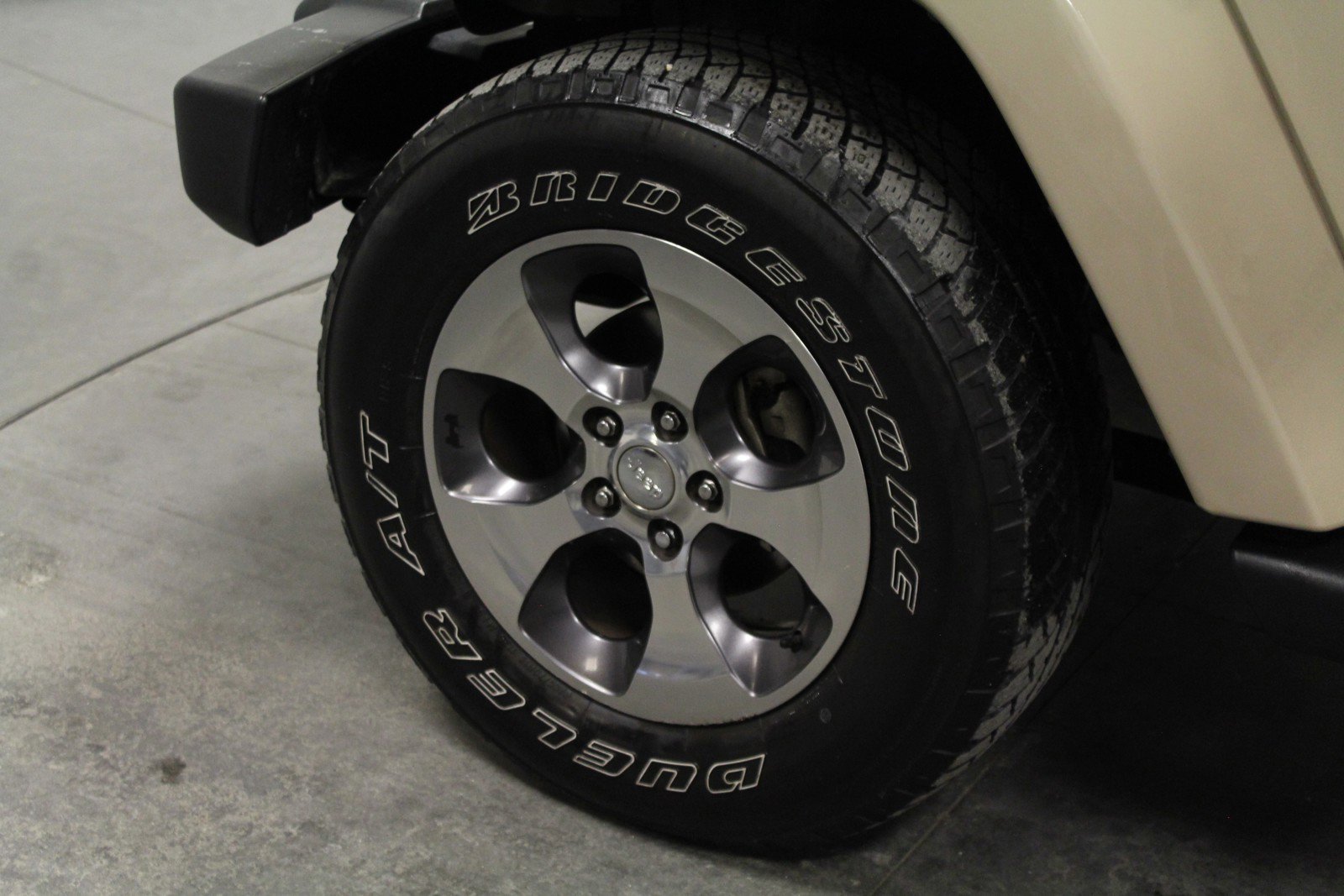 2016 Jeep Wrangler Unlimited Sahara photo 9