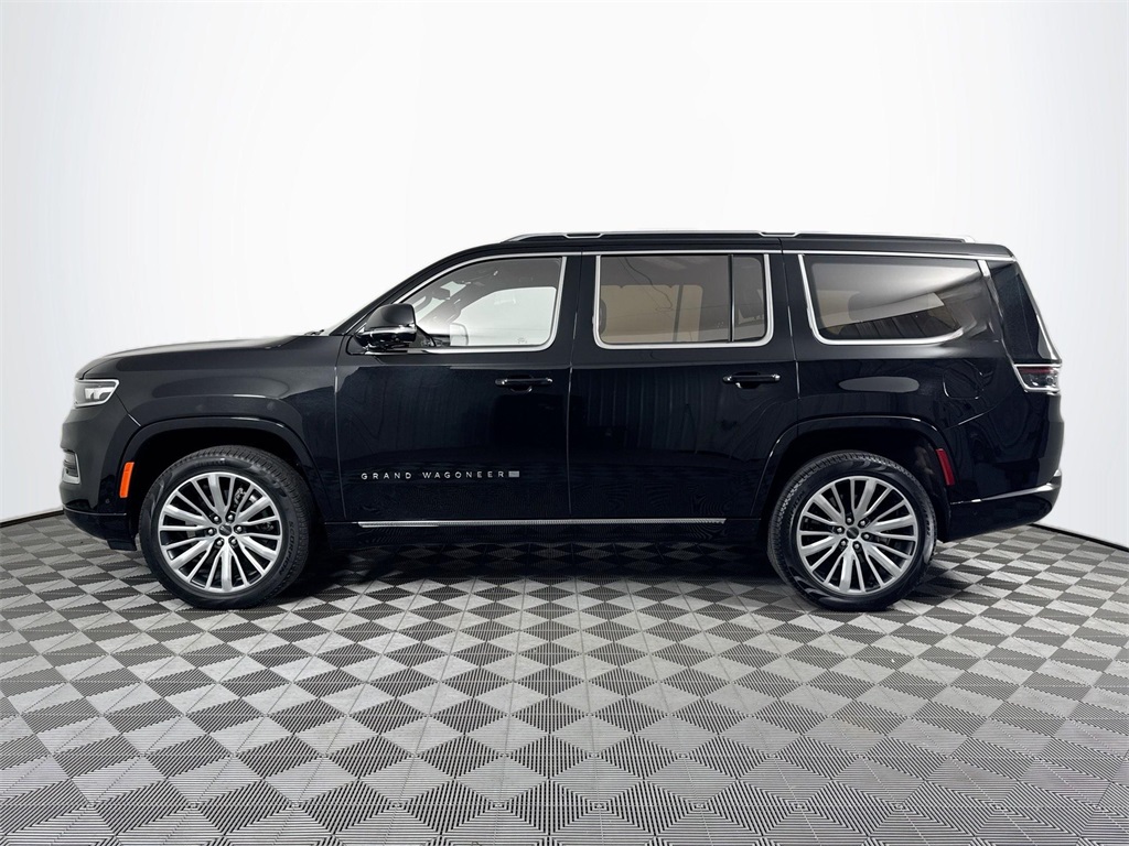 2023 Jeep Grand Wagoneer III photo 2