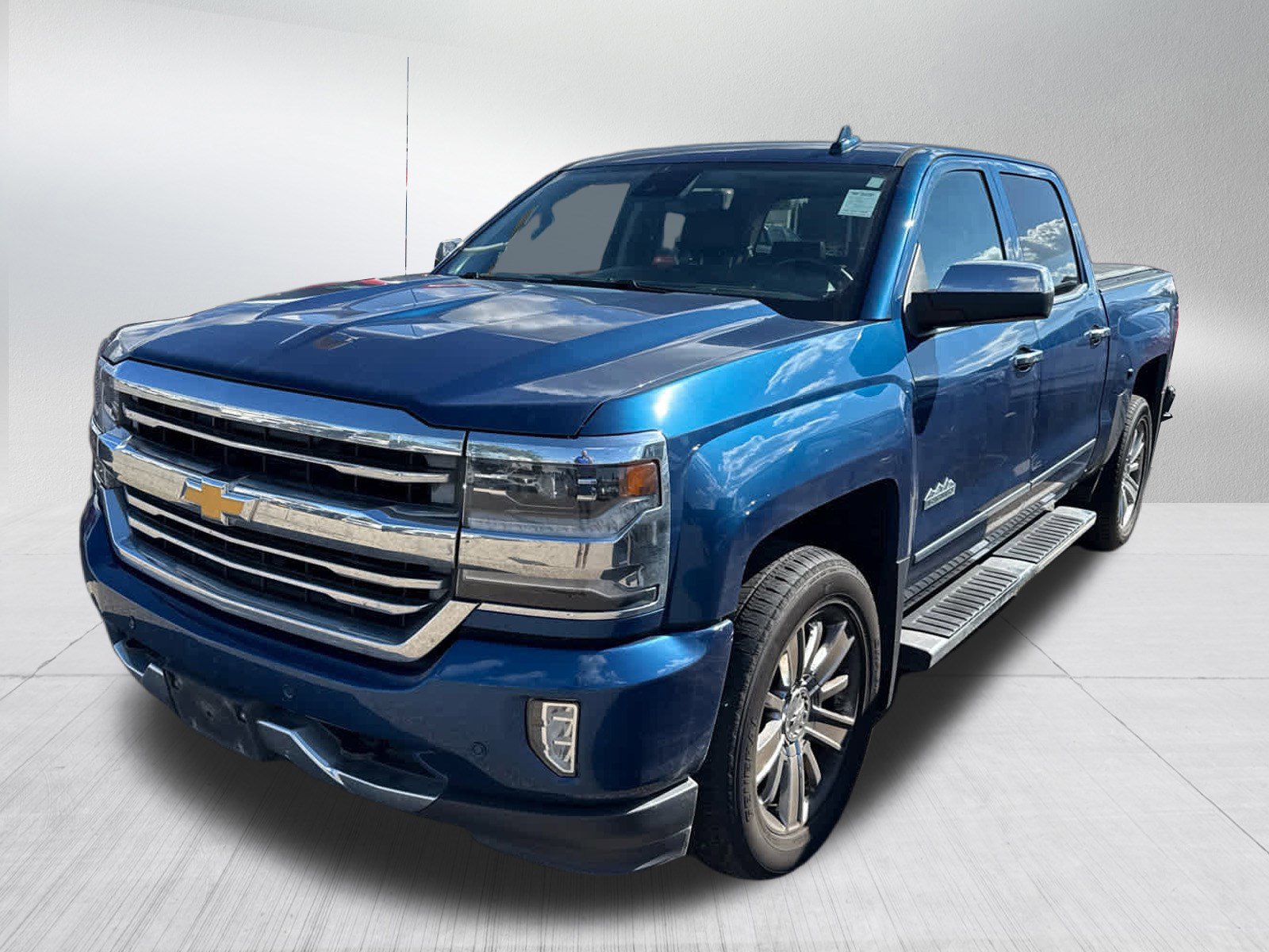 2017 Chevrolet Silverado 1500 High Country photo 2