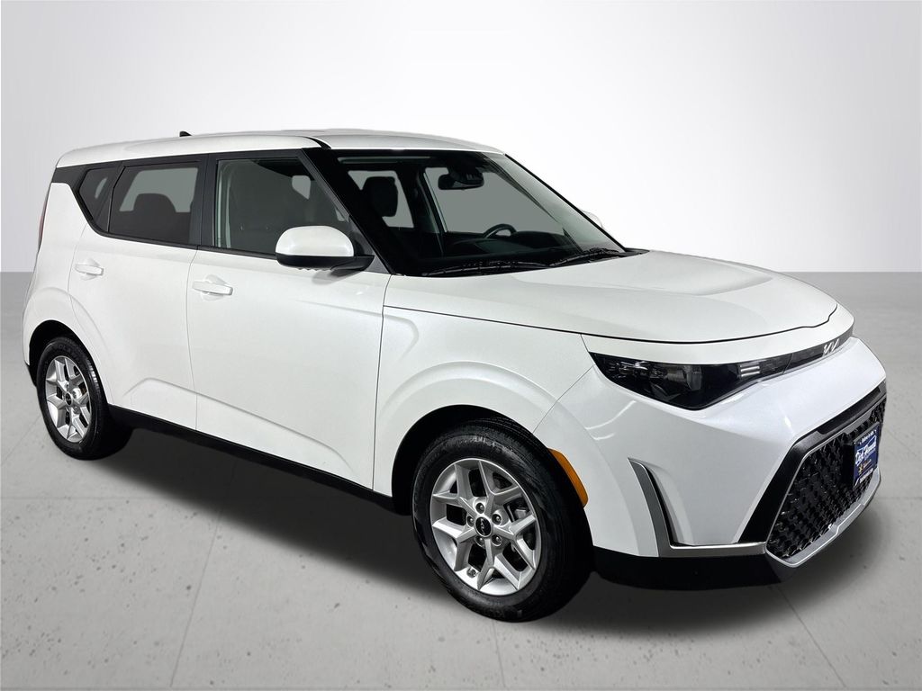 2023 Kia Soul LX photo 4