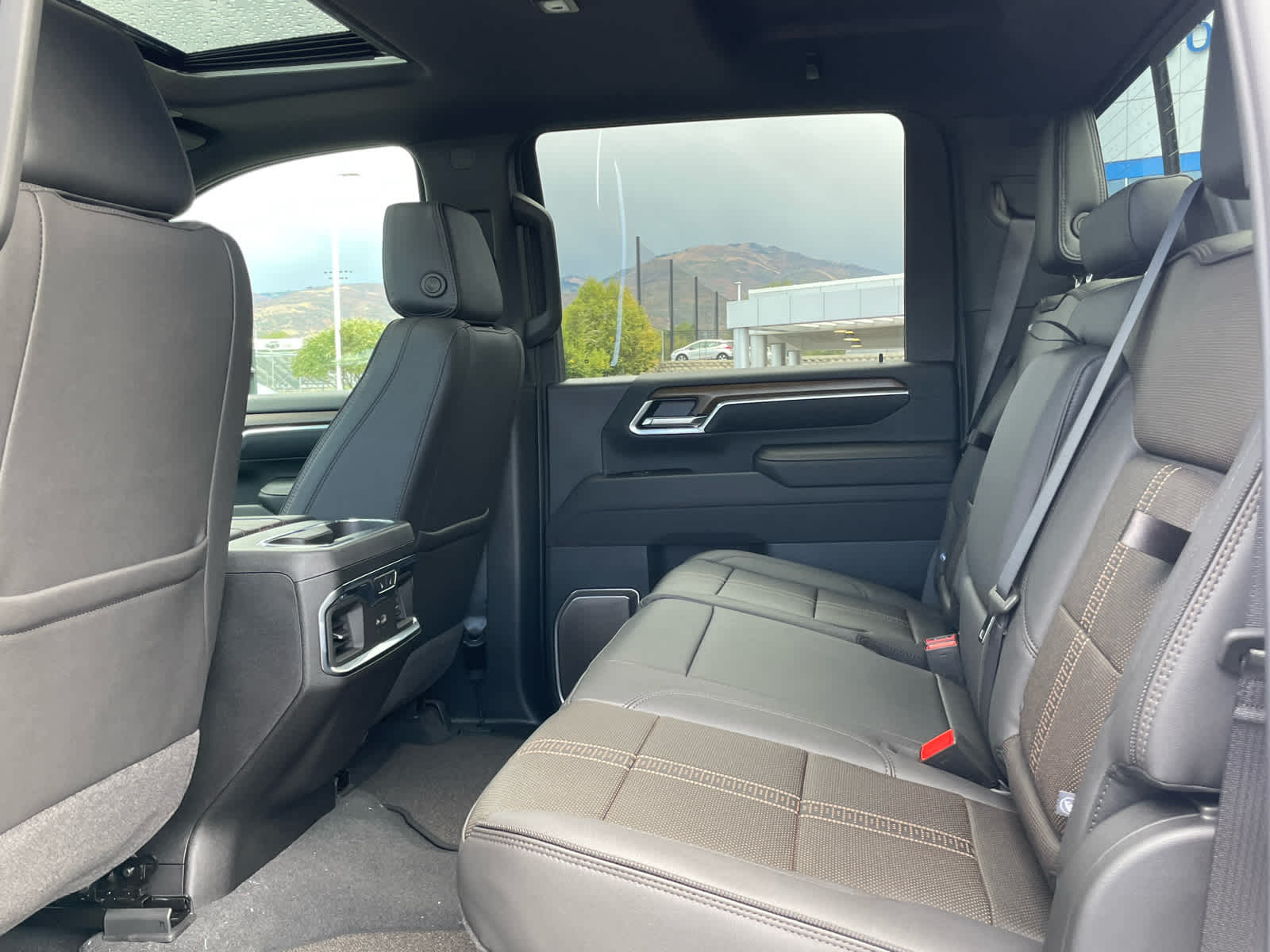 2026 Chevrolet Silverado 3500HD High Country photo 19