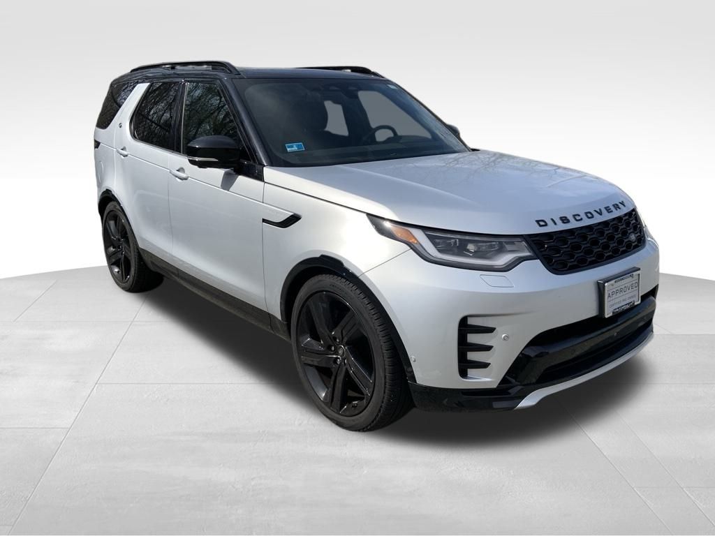 2024 Land Rover Discovery SE photo 3