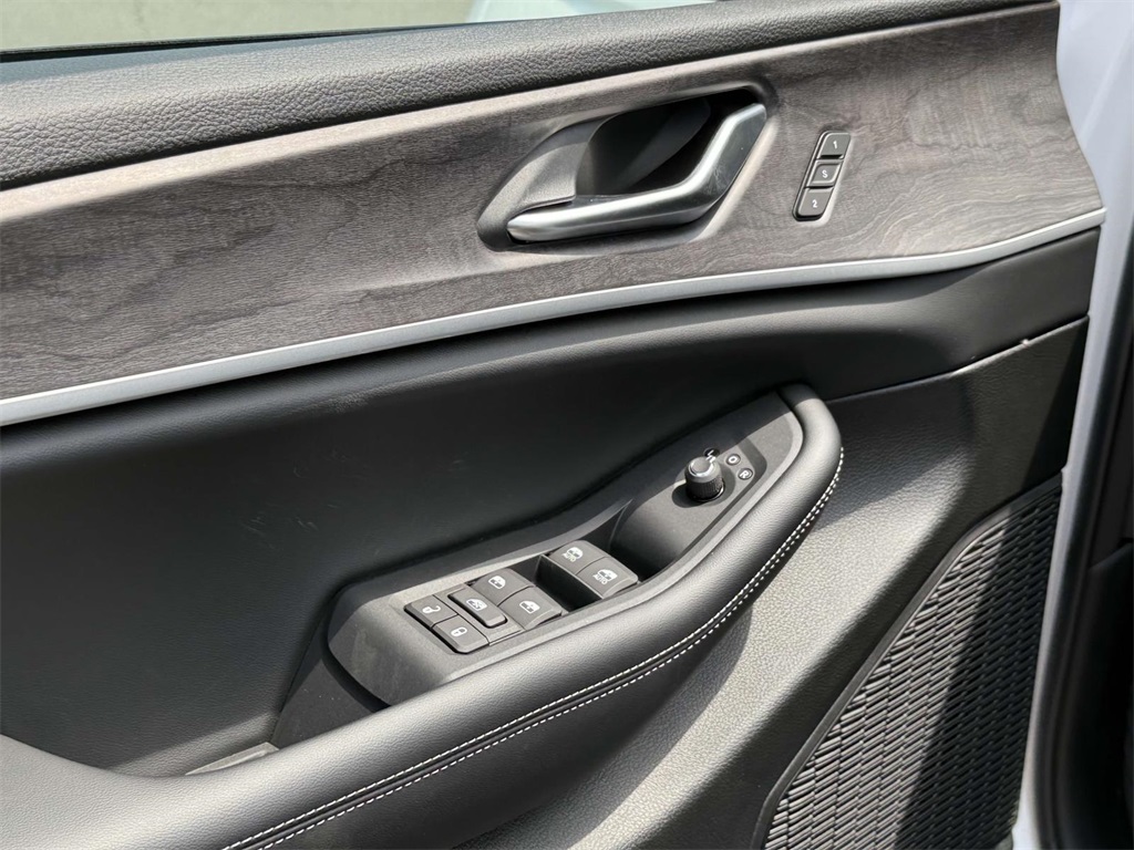 2025 Jeep Grand Cherokee Limited photo 22