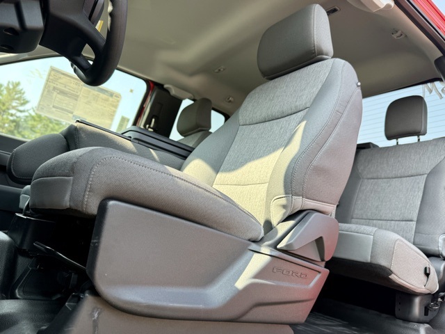 2025 Ford F-150 XL photo 14