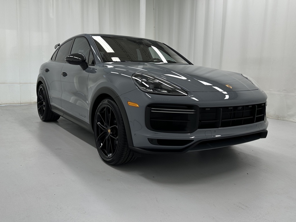 2022 Porsche Cayenne Coupe Turbo GT photo 2