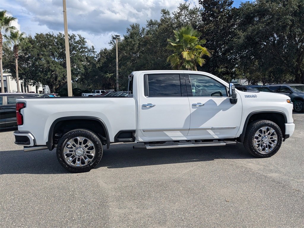 2025 Chevrolet Silverado 2500HD High Country photo 3