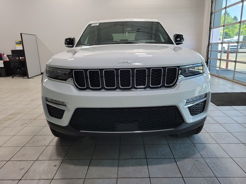 2025 Jeep Grand Cherokee Limited photo 2