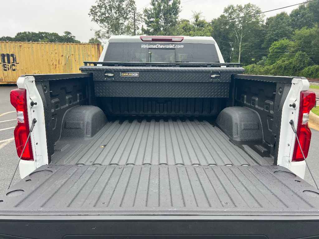2025 Chevrolet Silverado 1500 RST photo 13