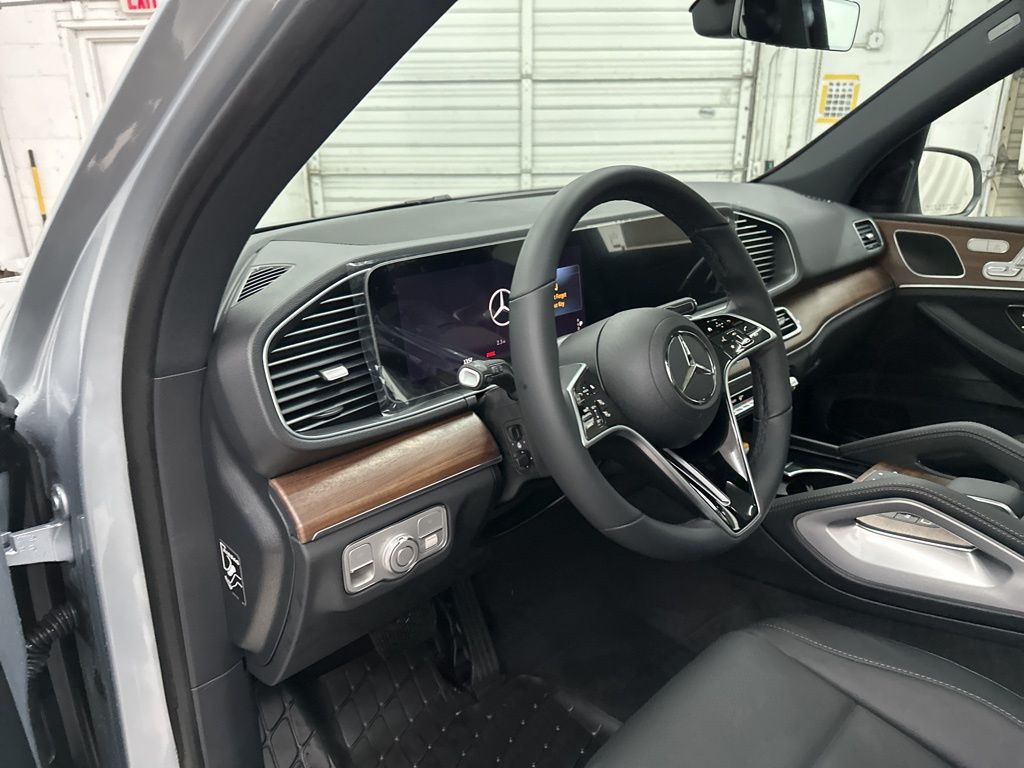 2025 Mercedes Benz GLE 350 4MATIC photo 6