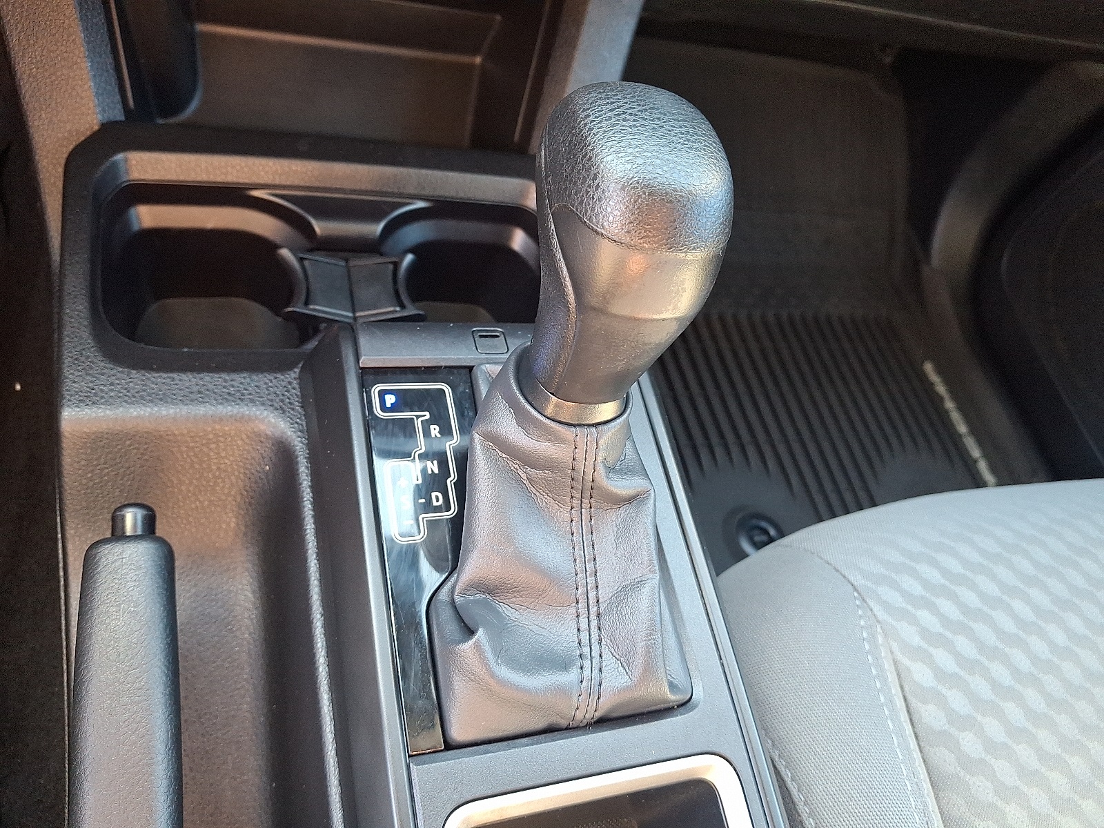2022 Toyota Tacoma SR photo 14