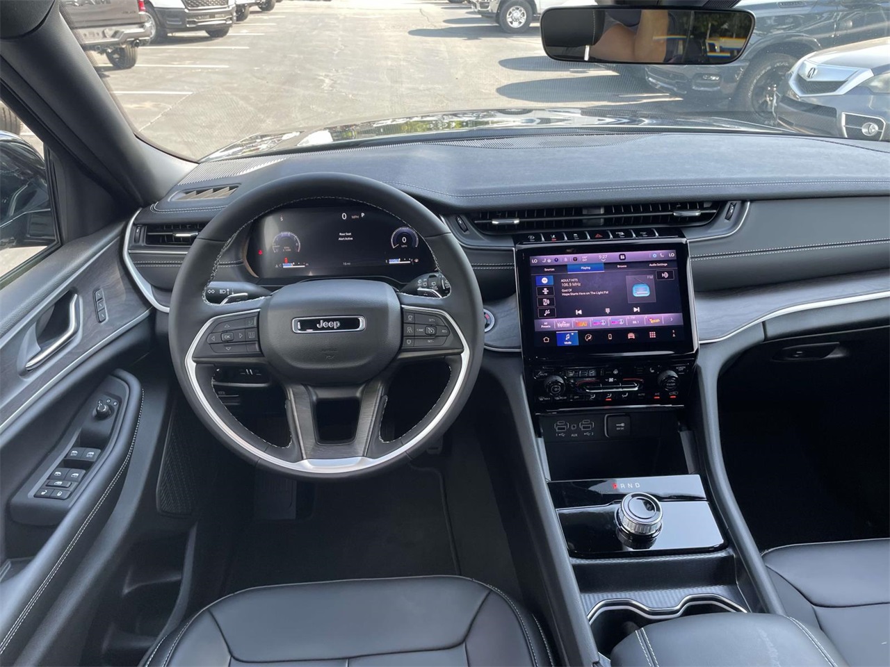 2025 Jeep Grand Cherokee Limited photo 4