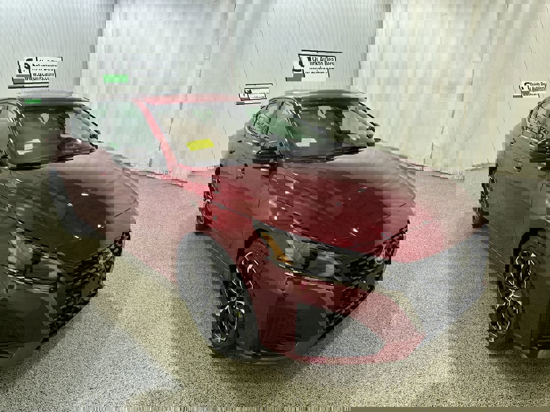 2025 Nissan Altima SR's photo