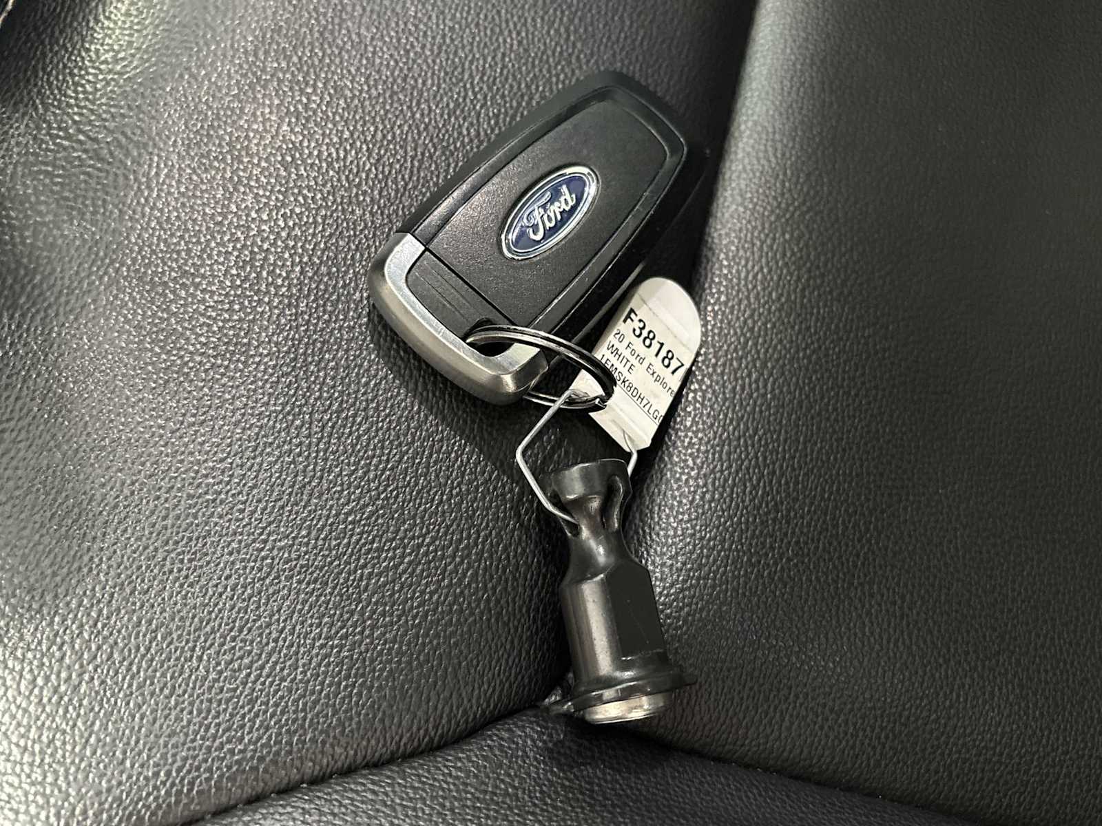 2020 Ford Explorer XLT photo 30