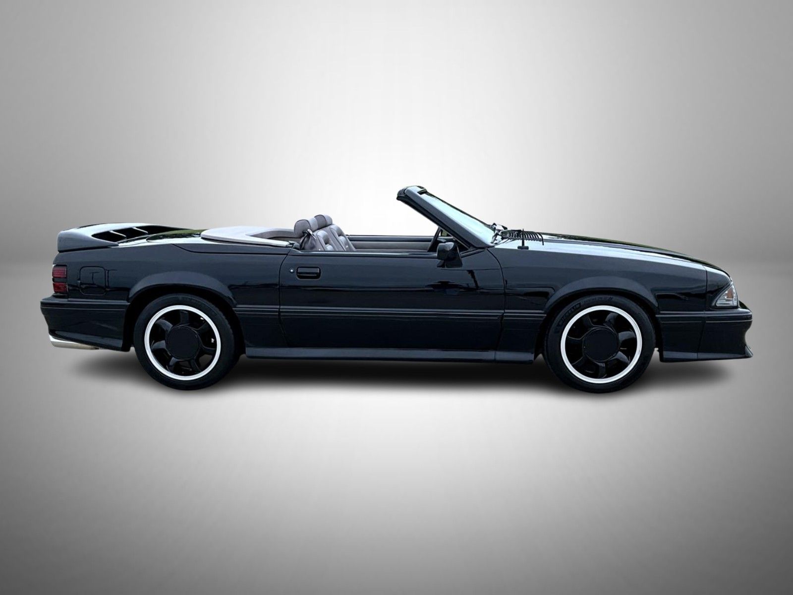 1990 Ford Mustang photo 4